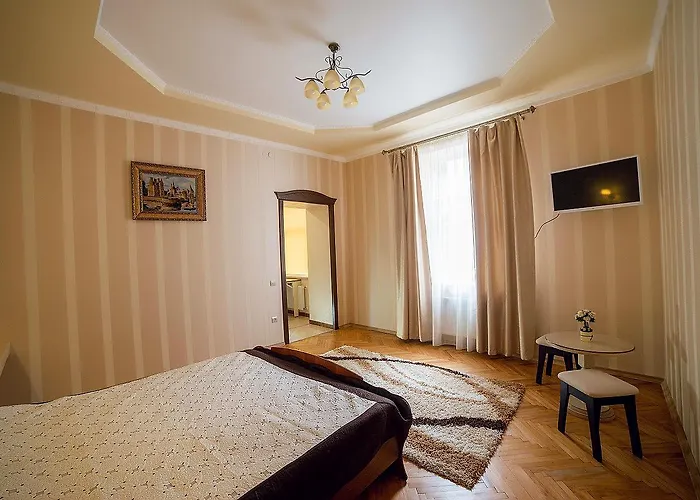 On Horodotska Street Апартаменты